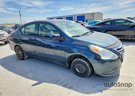 2015 Nissan Versa 1.6 S z USA, uszkodzony, nr VIN 3N1CN7AP5FL929554